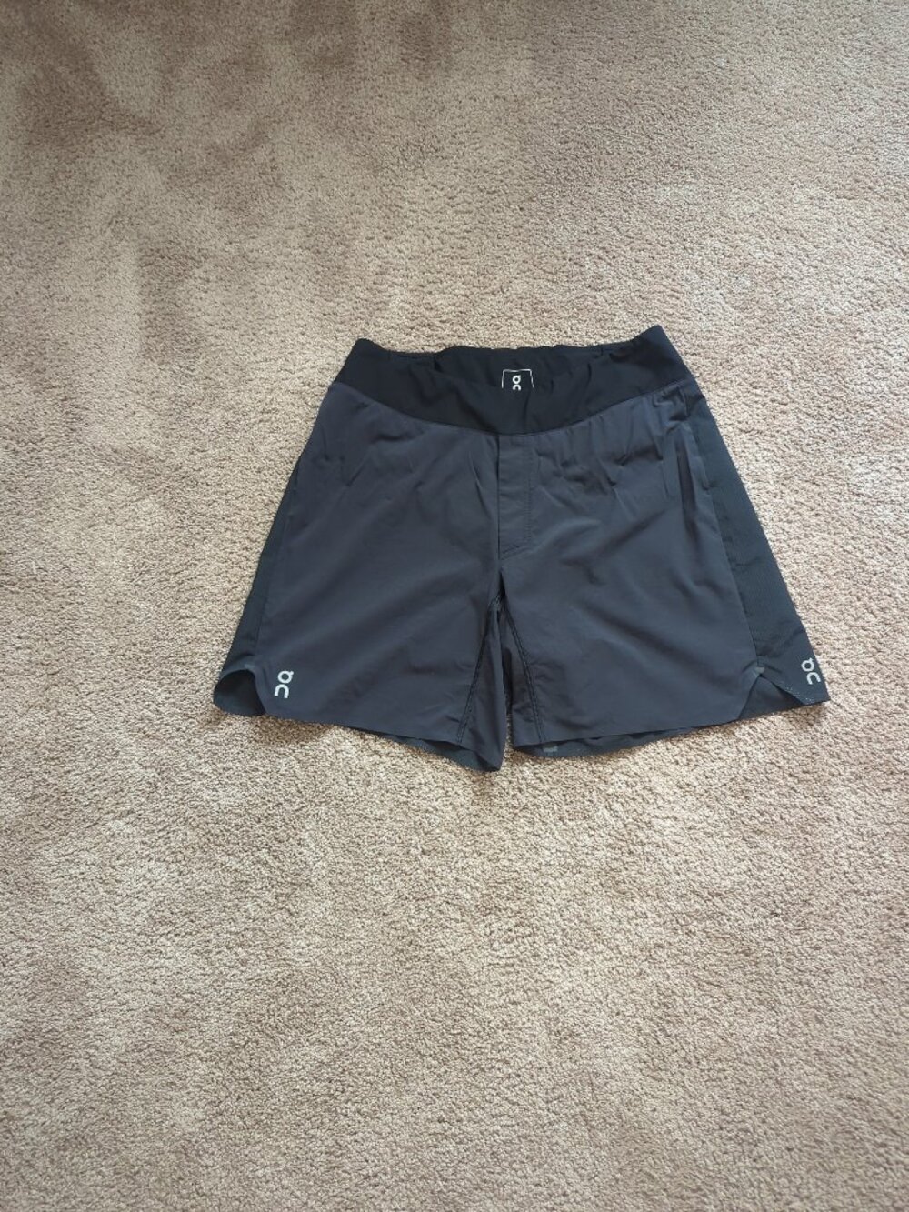 On Running Men's Lightweight Shorts Size M Black Charcoal 7" Lined Running